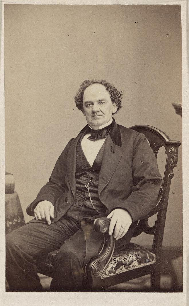 馬戲團經營者 P. T. Barnum,攝於 1860 年前後。這個效應借了他的名字,命名的人其實是心理學家 Paul Meehl。(圖片:Mathew Brady 工作室/Wikimedia Commons,公有領域)