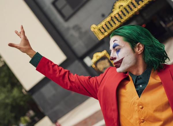 (18+) Coulrophobia (小丑恐懼症)｜本該帶給人們歡笑的角色，卻帶來恐懼。